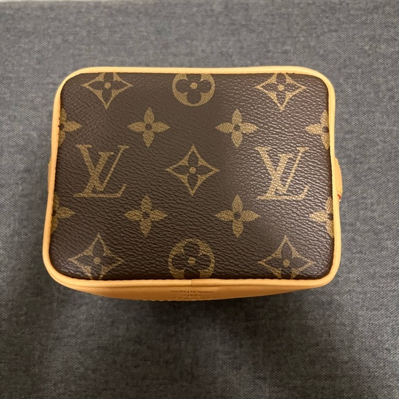 Louis Vuitton Monogram Nano Noe - Picture 5 of 16